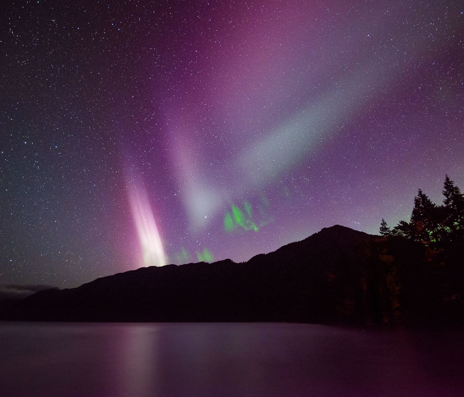 . A rare Aurora Borealis in Spring