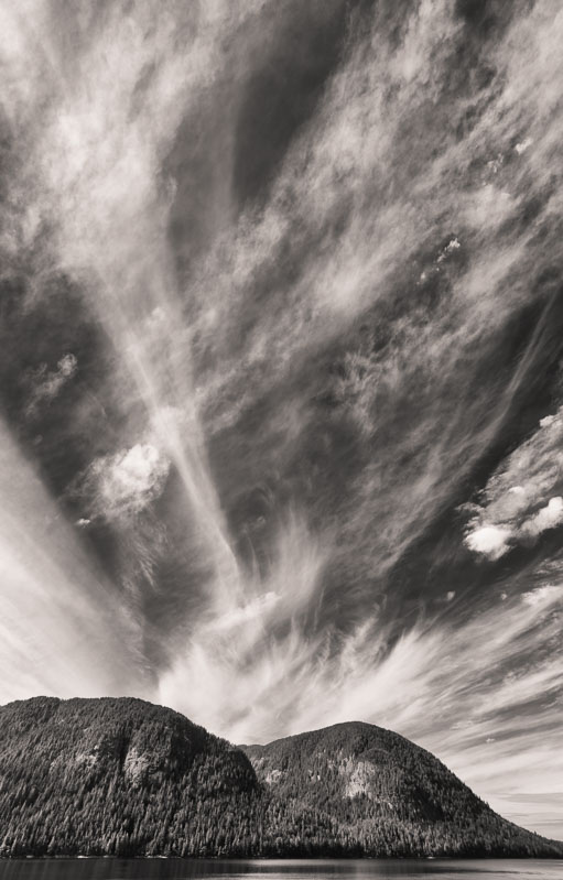 Complex cirrus clouds on Laredo Sound
