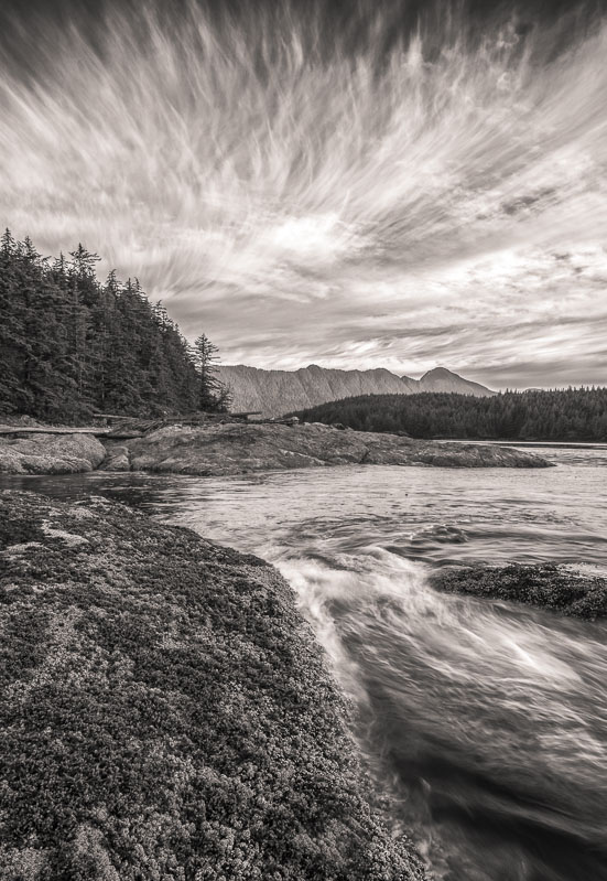 Motion of water and sky